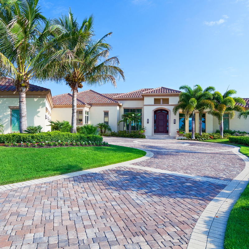 Photo of a Florida home with palm trees. We’re passionate about transforming the insurance industry in Florida, and that all starts with our valued customers like you.
